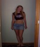 see the cool belly piercing :P